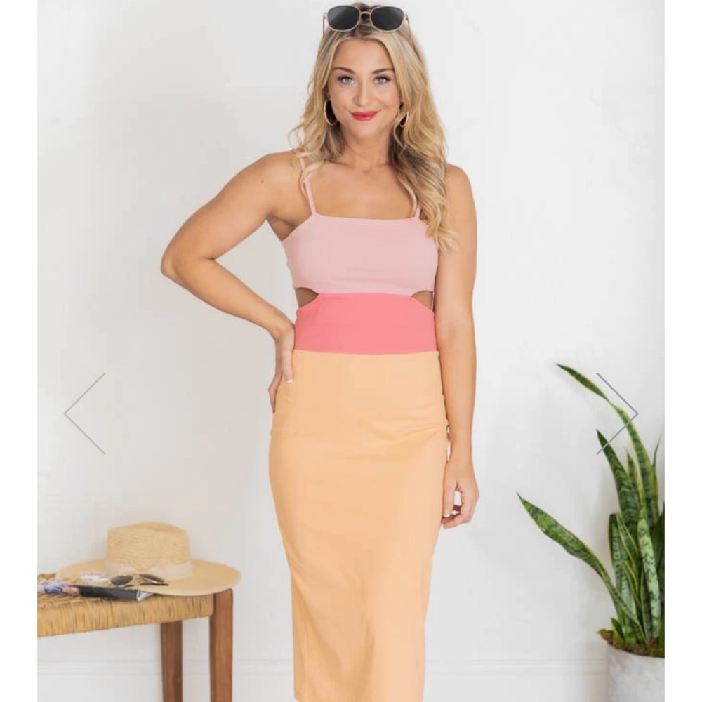 SUNBURST ENERGY ORANGE/PINK CUTOUT COLORBLOCK MIDI DRESS